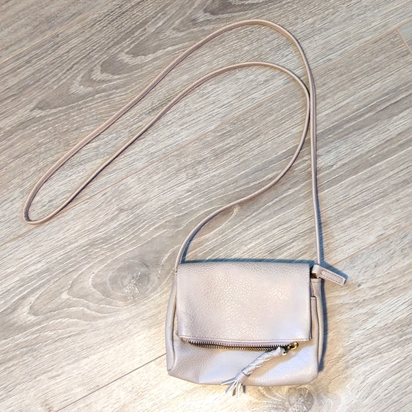 Mossimo Supply Co. Handbags - Mossimo Crossbody Bag
